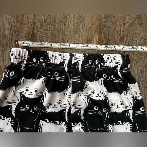 Black and White Cat Print Pajama Set Top Small Bottoms XS - Picture 8 of 8